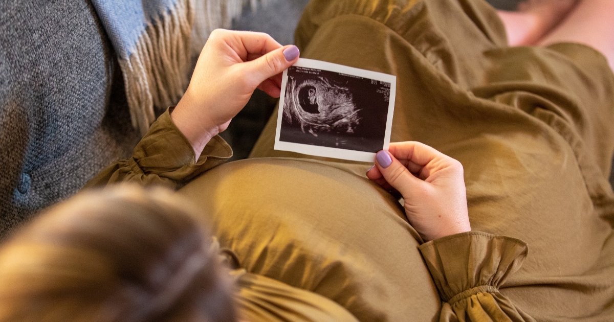 Pregnancy and Oral Health: What Expecting Mothers Need to Know